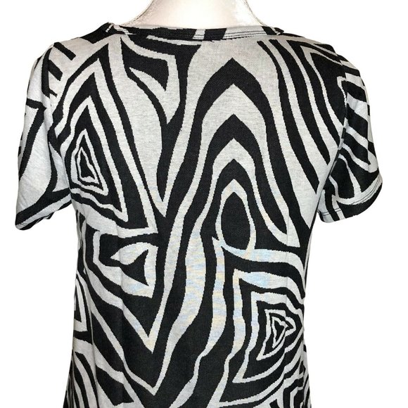 LuLaRoe Classic T Women's Small Top Black and White Zebra Pattern NWT - Picture 6 of 8